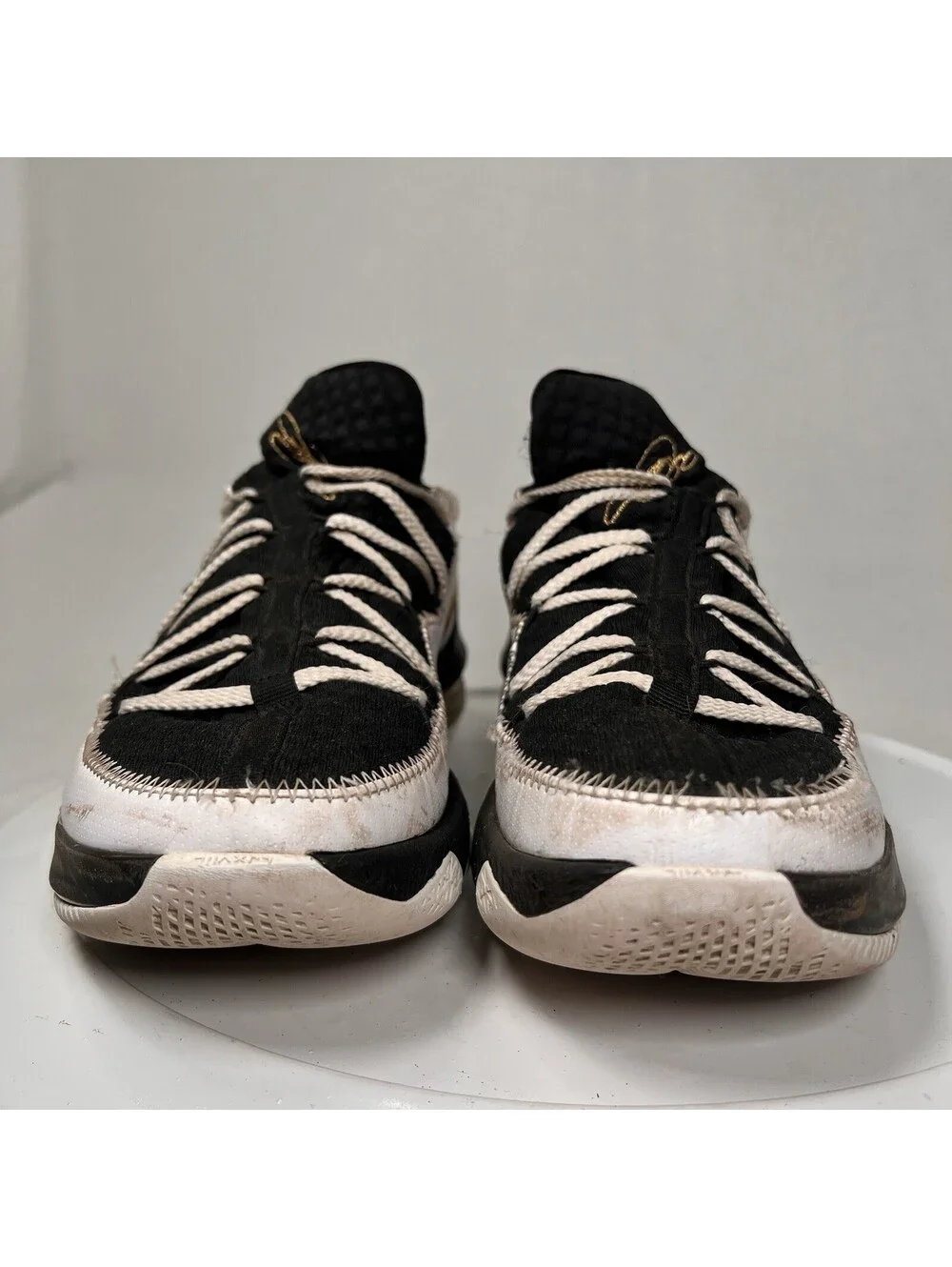 Nike LeBron 17 Low Black White Gold Basketball Shoes Men's Size 10